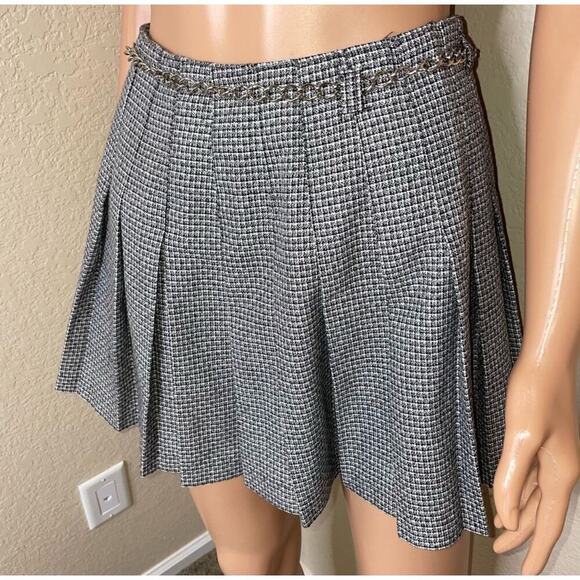 Impair et Pair brand school girl plaid pleated mini skirt with chain belt SZ 7 - Picture 5 of 7